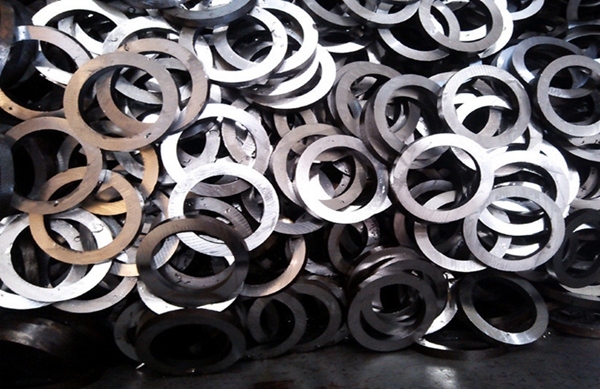 冷鋸機的切割鋸片耐用嗎，一張鋸片可以切多少刀料